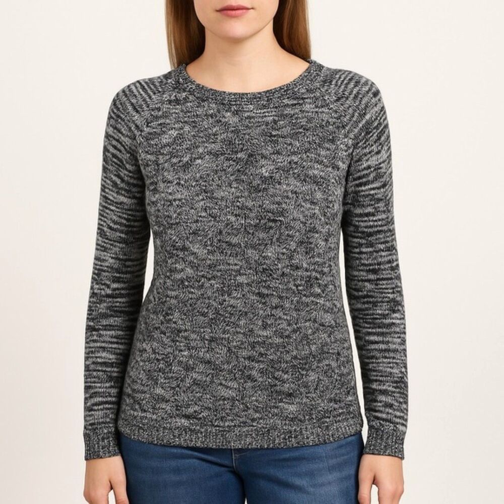 Landsโ End Drifter Cable Knit Fisherman Sweater Black & White Marled Size Medium